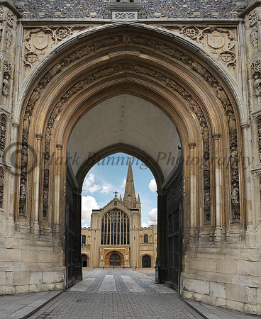 Under the arch to Norwich cathedral